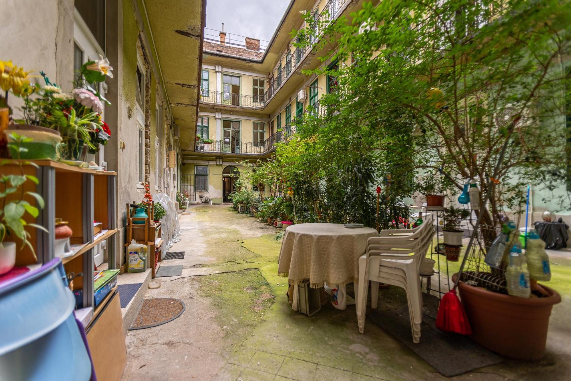 Cosy Flat With Balcony Apartamento Budapeste Exterior foto